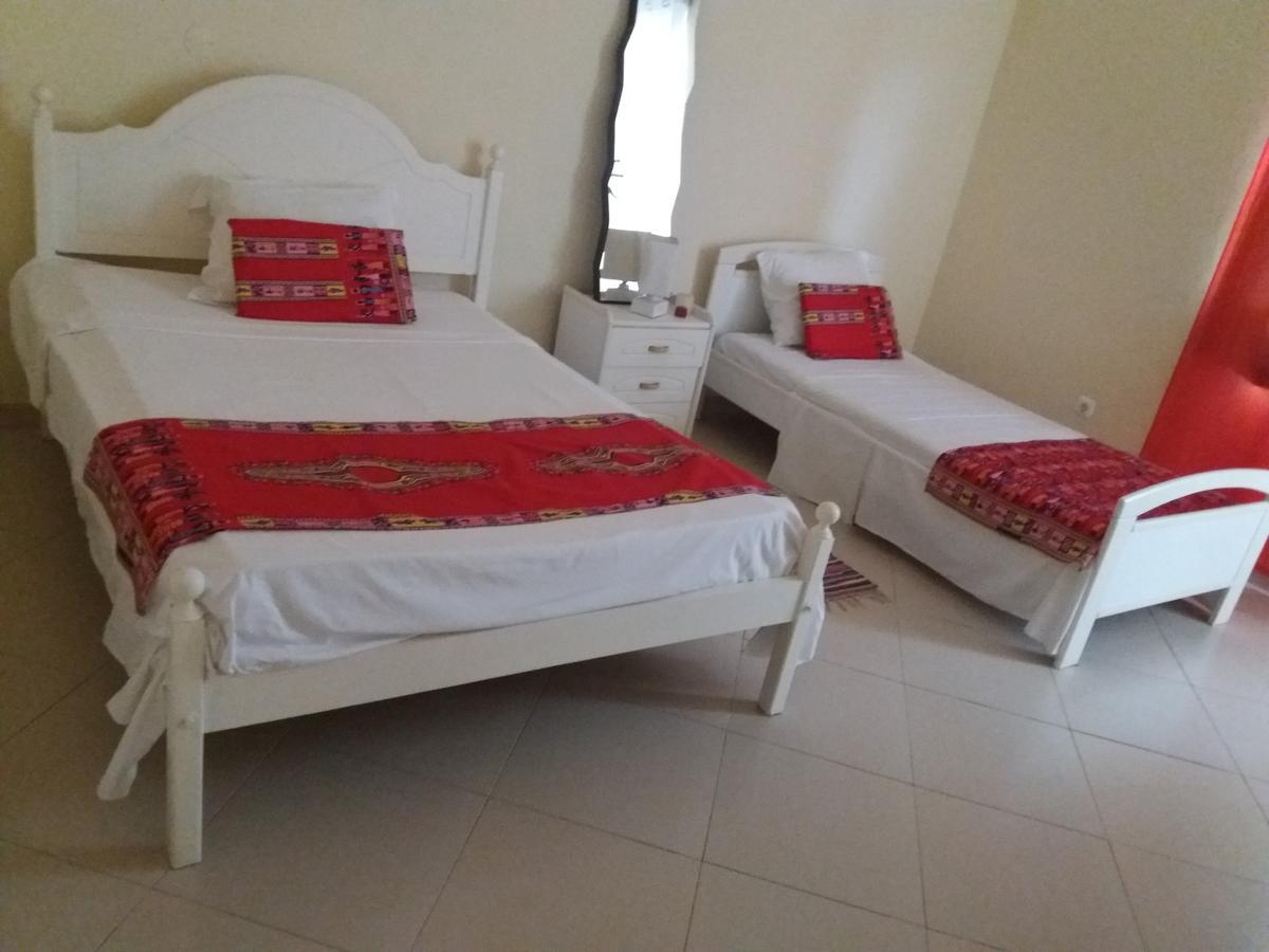 Pensao Simao & Julia Bed & Breakfast Orgaos Bagian luar foto